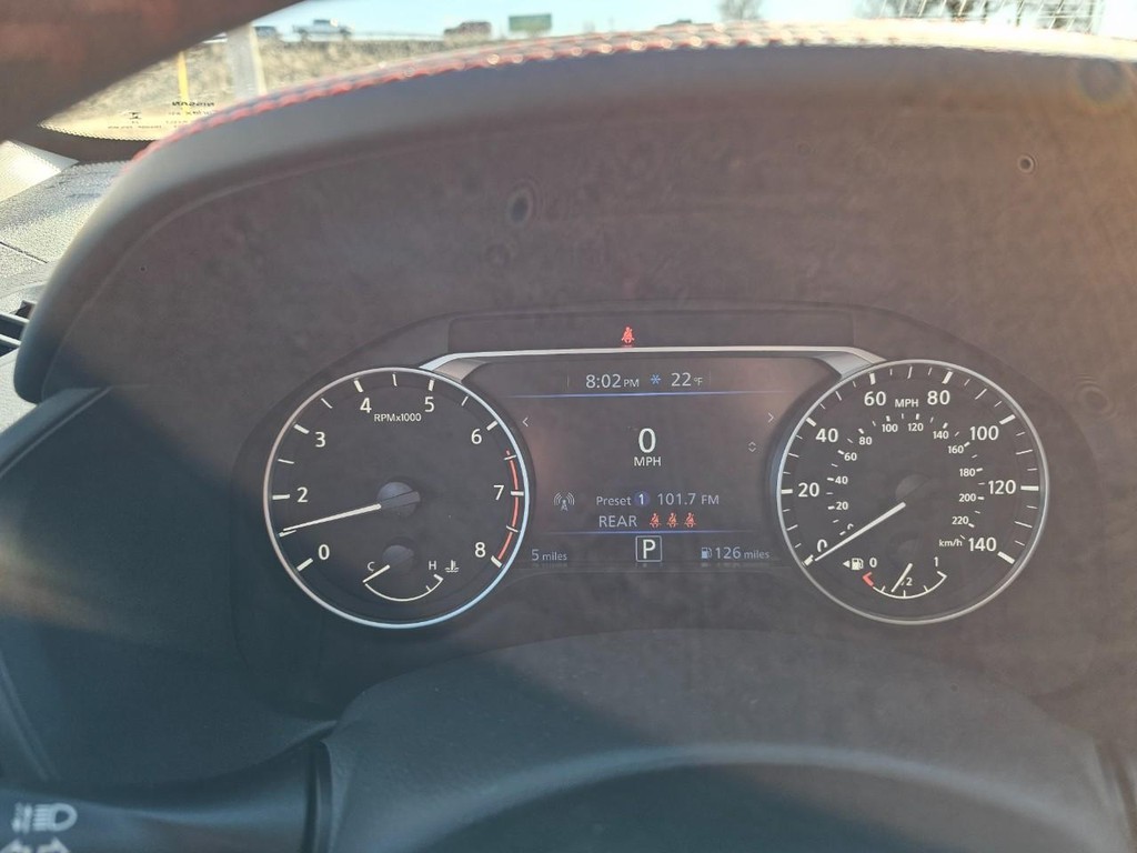 Nissan Altima Vehicle Full-screen Gallery Image 12