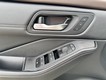2023 Nissan Rogue SL thumbnail image 17