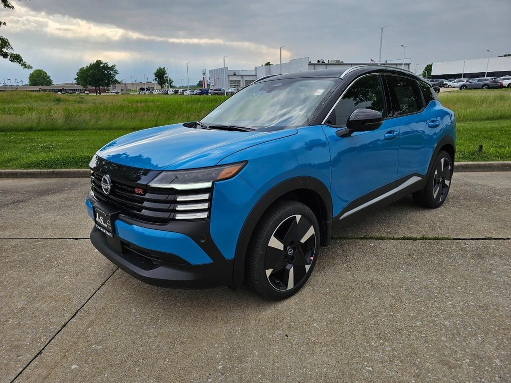 Nissan Kicks Vehicle Full-screen Gallery Image 03