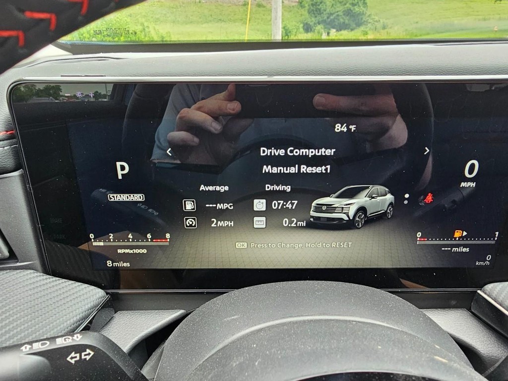 Nissan Kicks Vehicle Full-screen Gallery Image 18