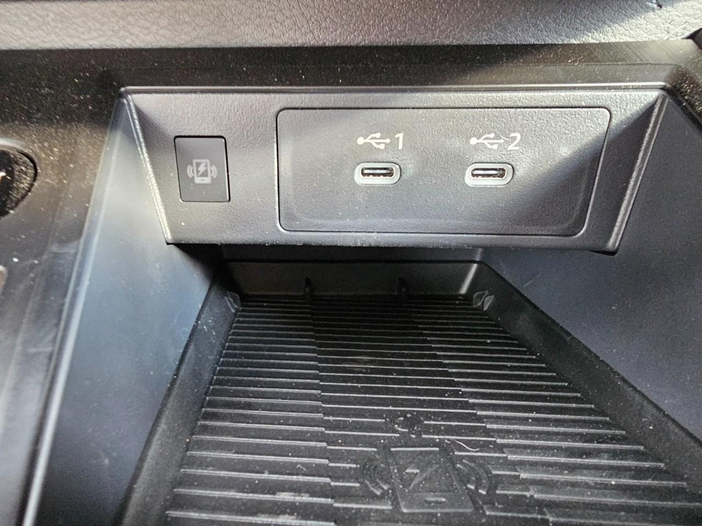 Nissan Kicks Vehicle Full-screen Gallery Image 25