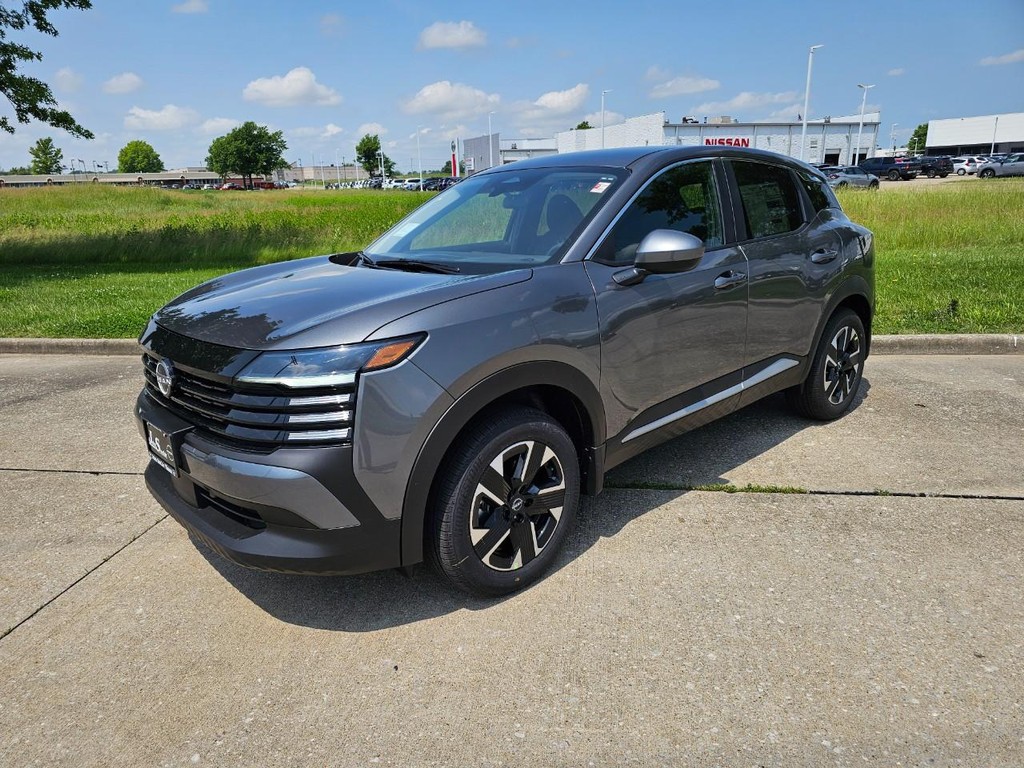 Nissan Kicks Vehicle Full-screen Gallery Image 03