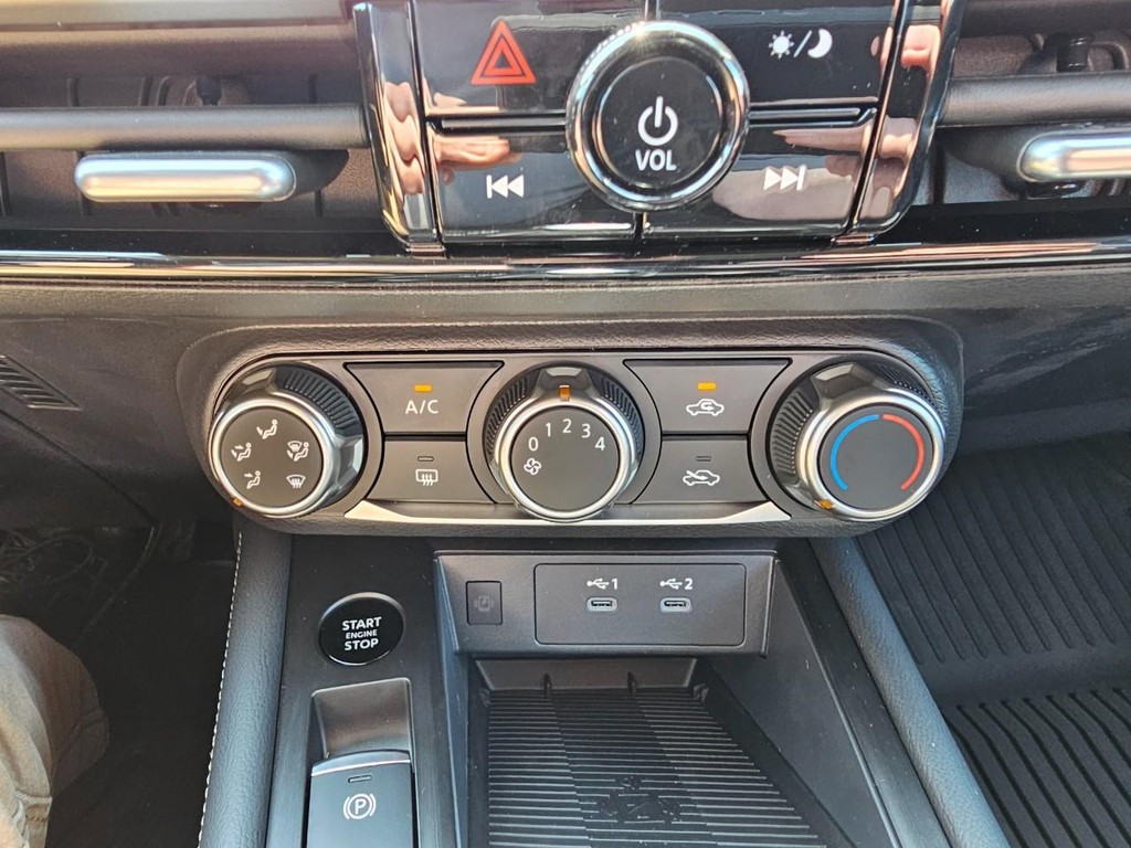 Nissan Kicks Vehicle Full-screen Gallery Image 20