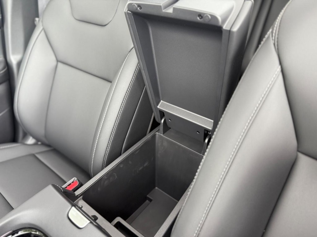 Nissan Murano Vehicle Full-screen Gallery Image 11