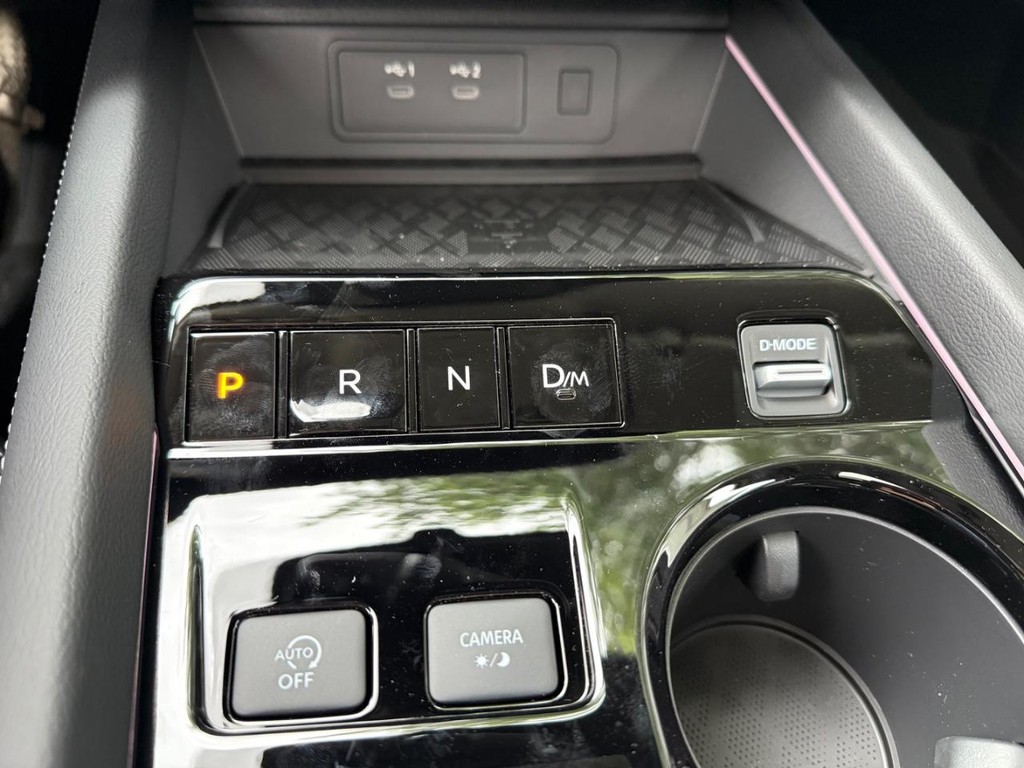 Nissan Murano Vehicle Full-screen Gallery Image 15