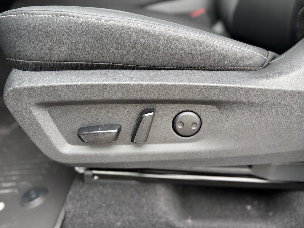 Nissan Murano Vehicle Full-screen Gallery Image 18