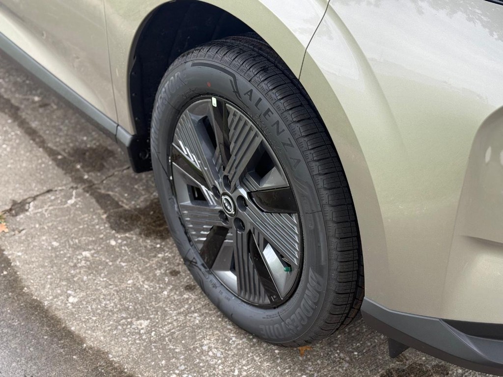 Nissan Murano Vehicle Full-screen Gallery Image 24