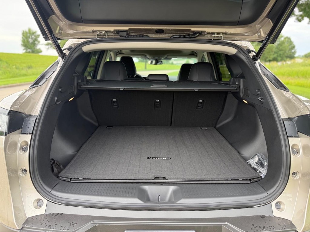 Nissan Murano Vehicle Full-screen Gallery Image 25