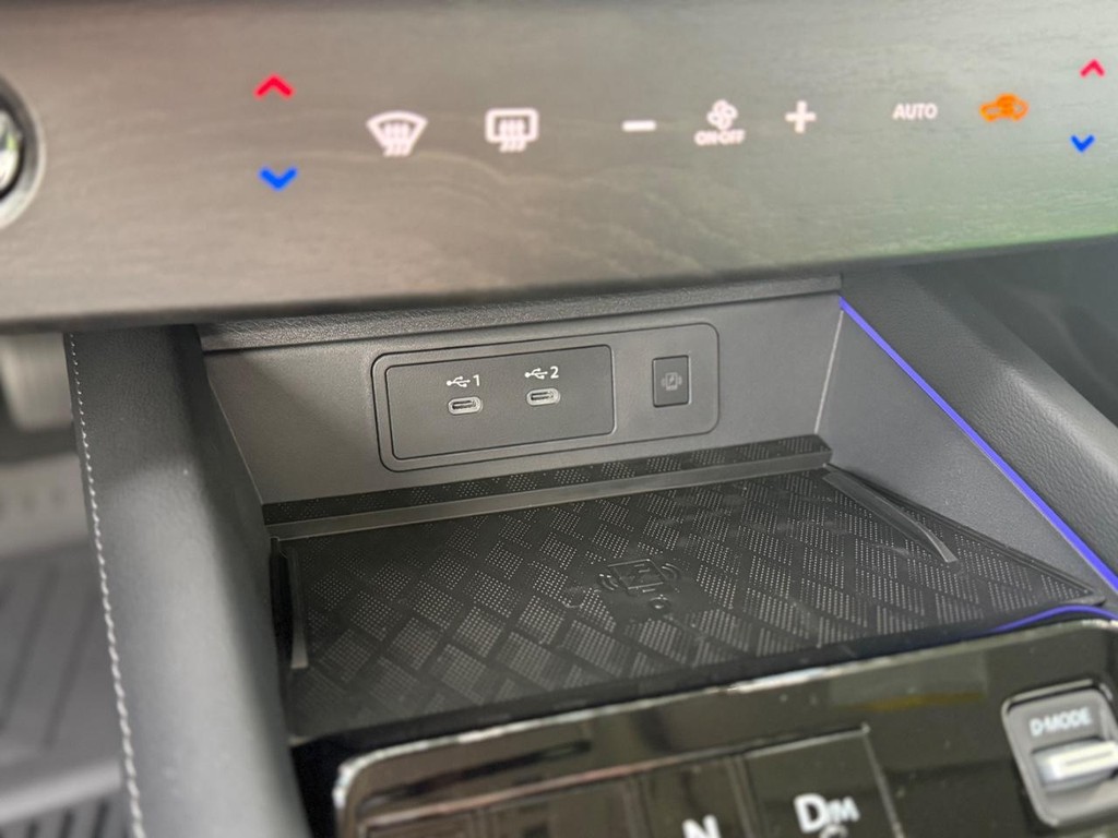 Nissan Murano Vehicle Full-screen Gallery Image 13