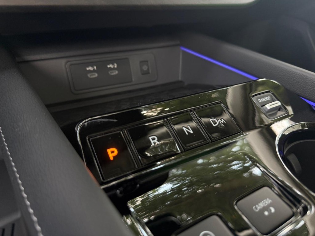 Nissan Murano Vehicle Full-screen Gallery Image 14