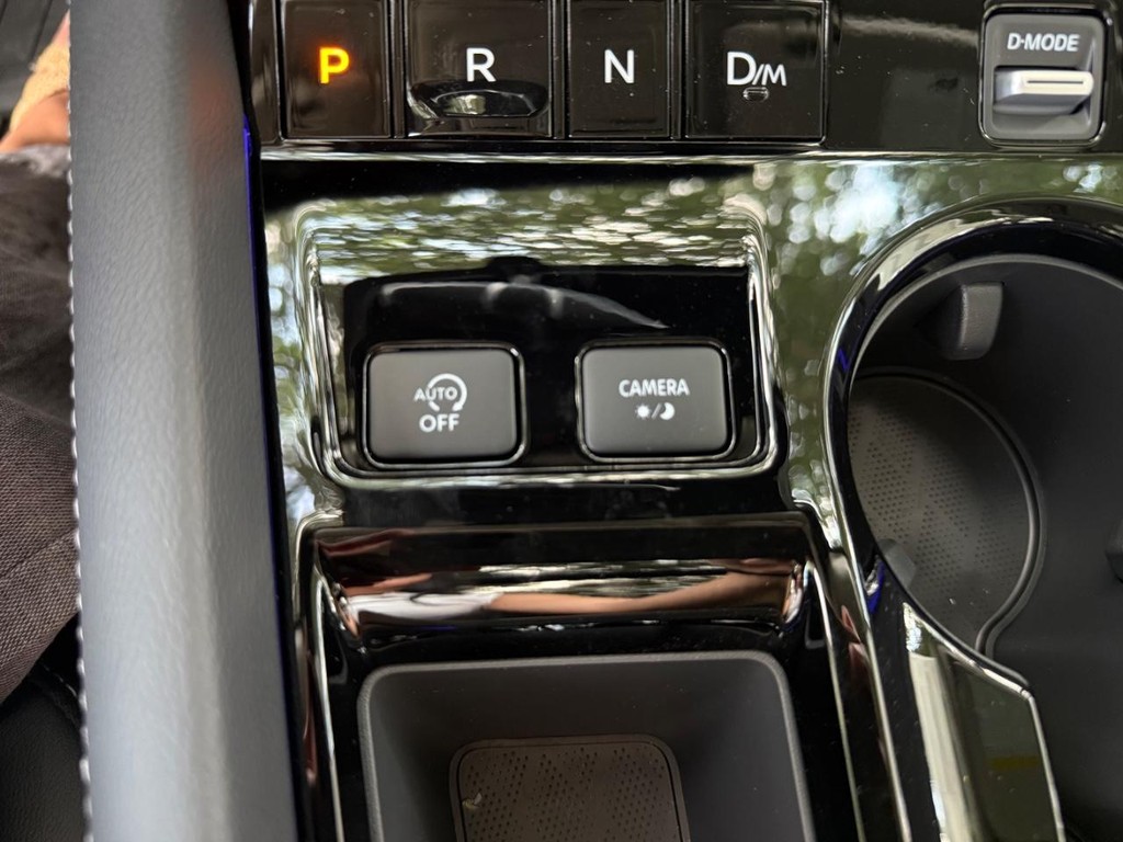 Nissan Murano Vehicle Full-screen Gallery Image 15