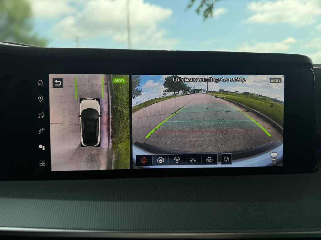 Nissan Murano Vehicle Full-screen Gallery Image 19