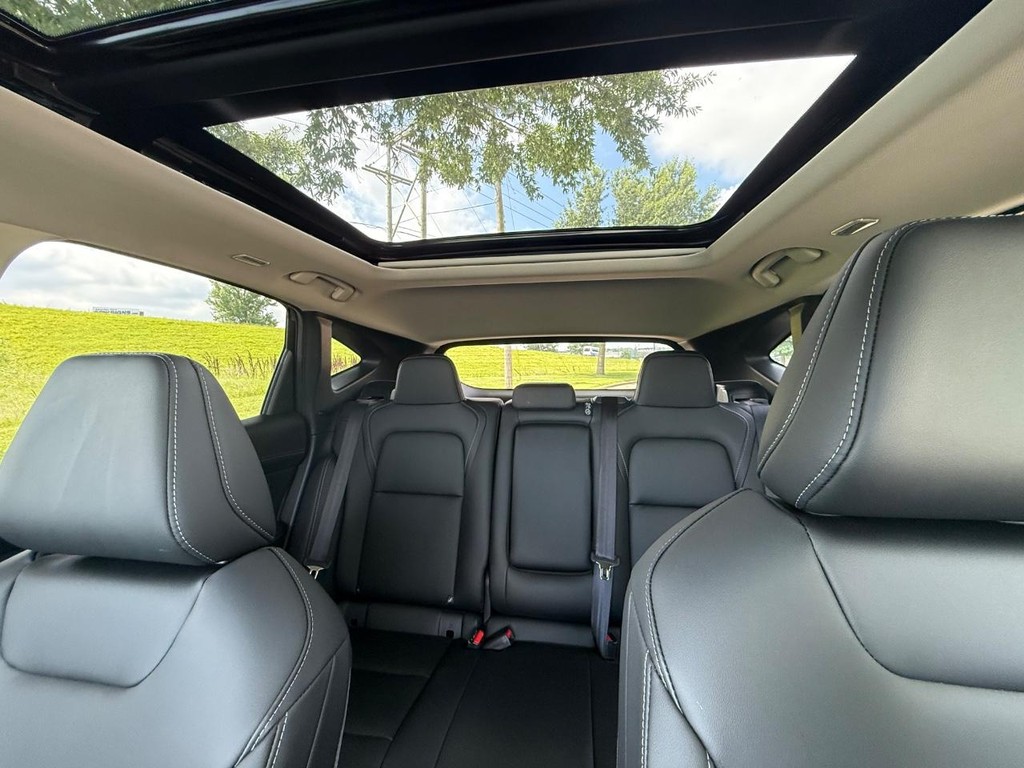 Nissan Murano Vehicle Full-screen Gallery Image 20