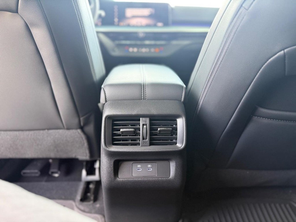 Nissan Murano Vehicle Full-screen Gallery Image 25