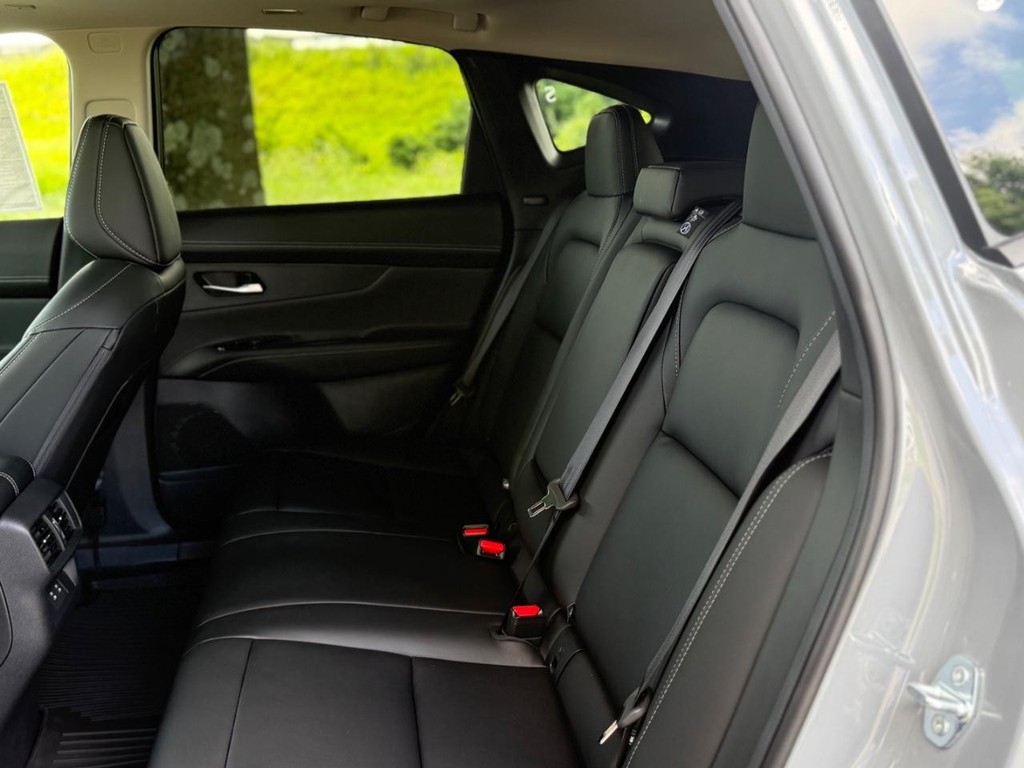 Nissan Murano Vehicle Full-screen Gallery Image 26