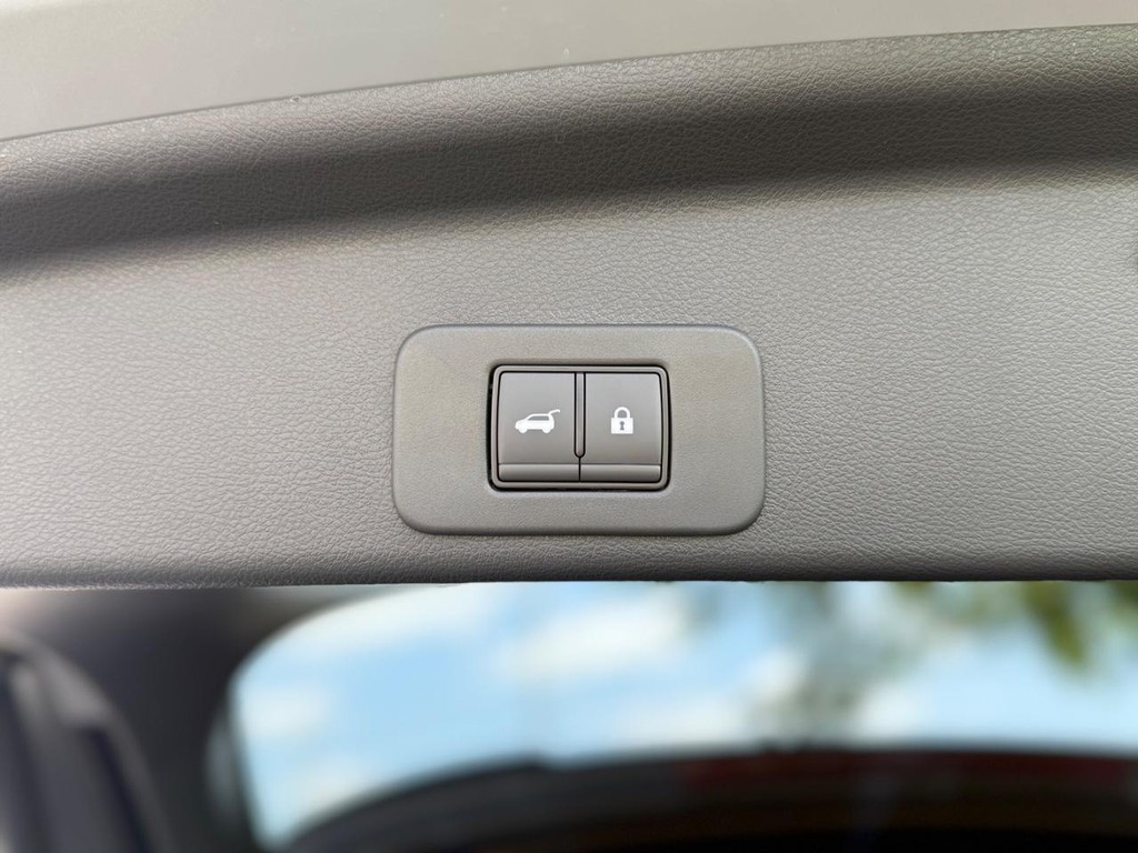 Nissan Murano Vehicle Full-screen Gallery Image 28