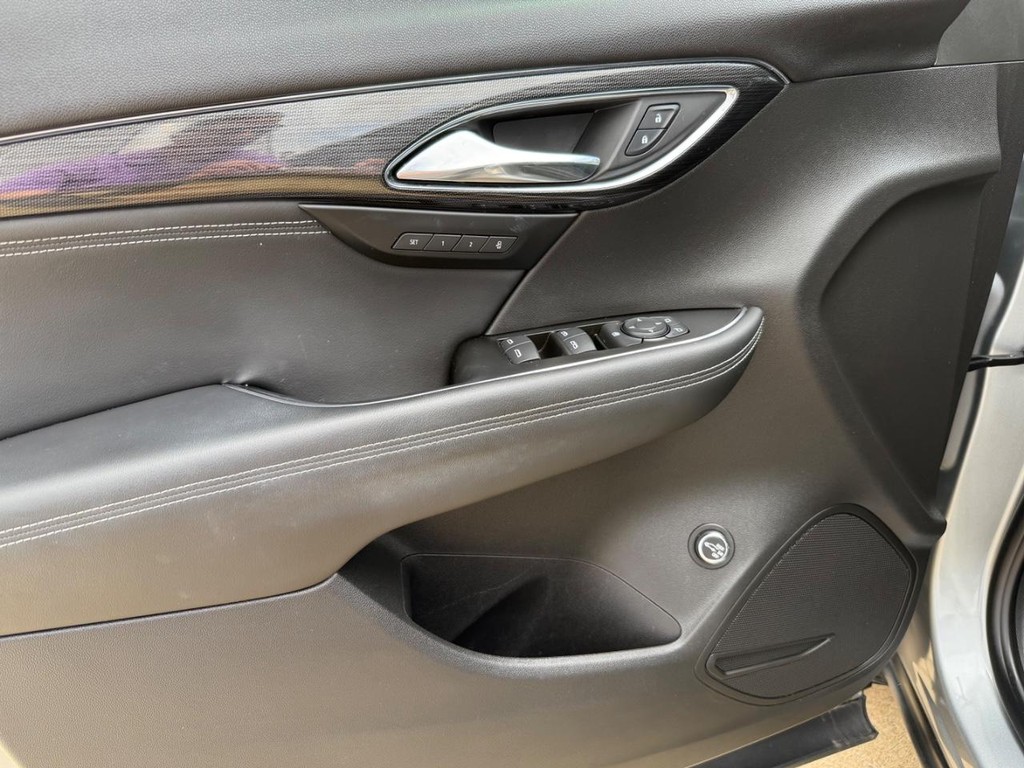 Buick Envision Vehicle Full-screen Gallery Image 07