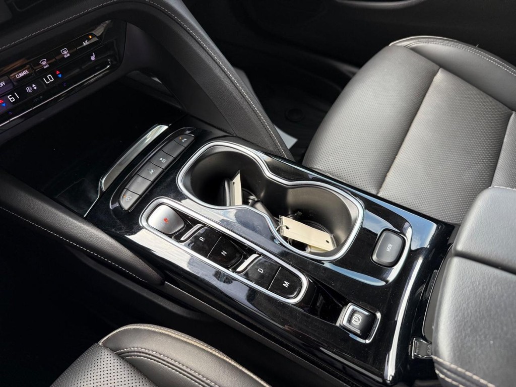 Buick Envision Vehicle Full-screen Gallery Image 14