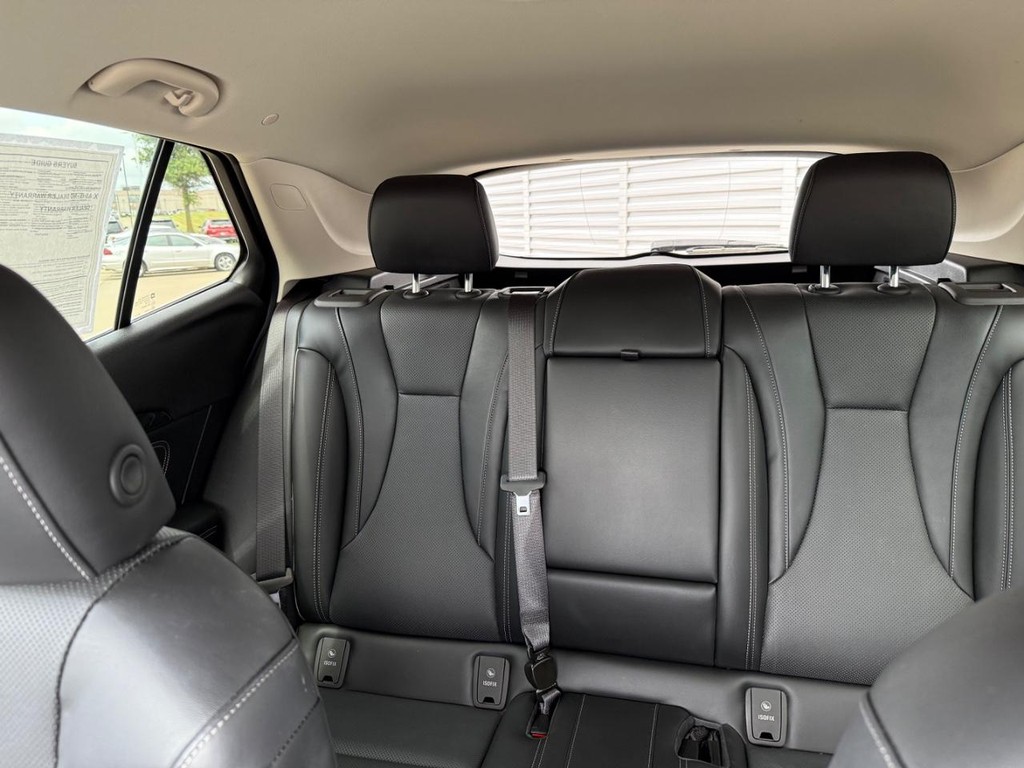 Buick Envision Vehicle Full-screen Gallery Image 16