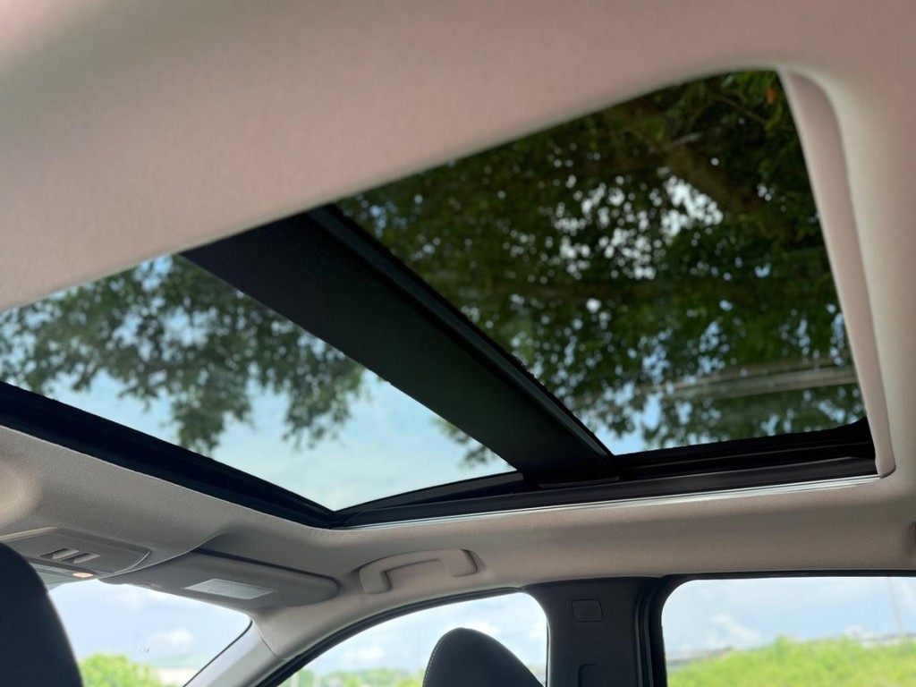 Nissan Kicks Vehicle Full-screen Gallery Image 04