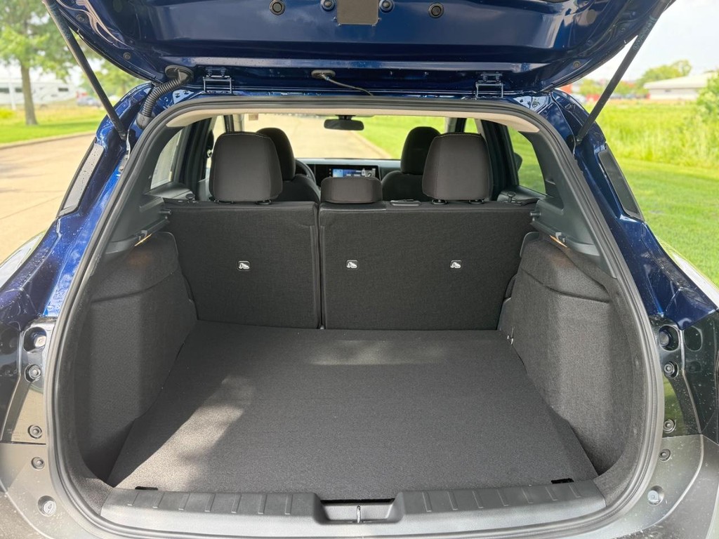 Nissan Kicks Vehicle Full-screen Gallery Image 19