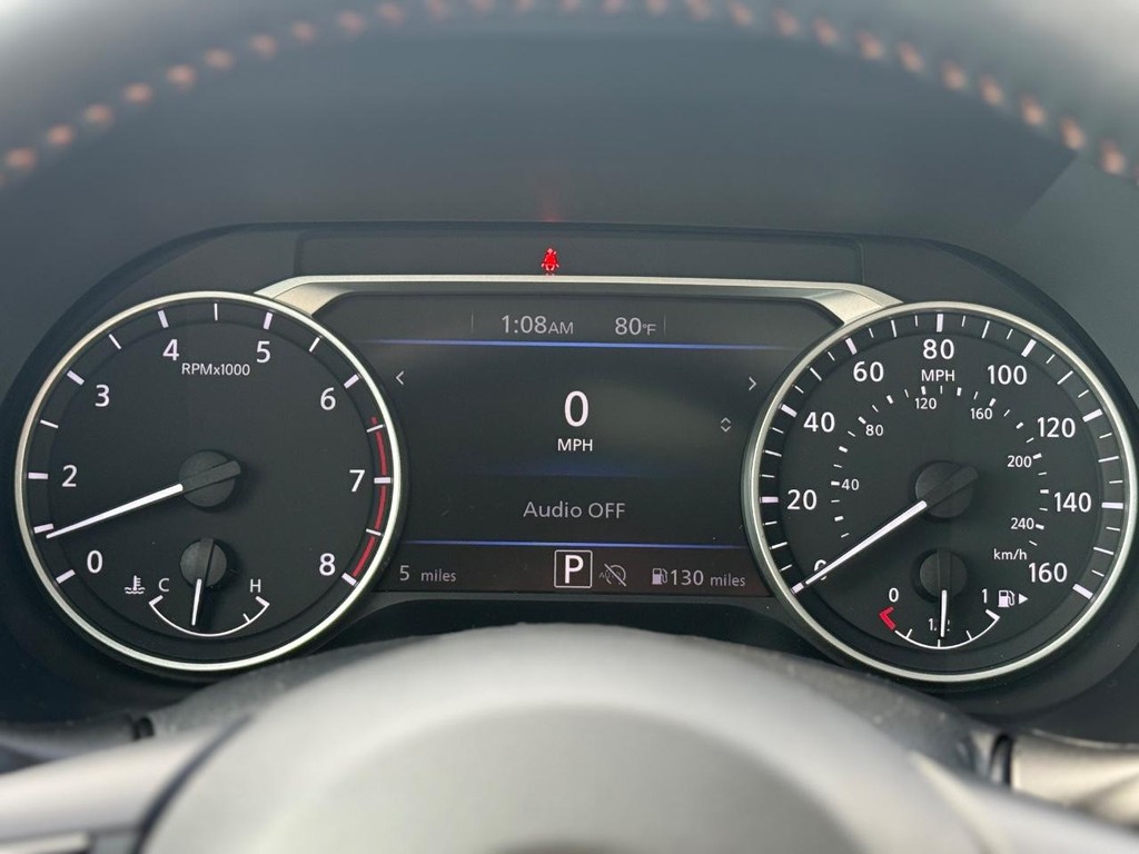 Nissan Sentra Vehicle Full-screen Gallery Image 11