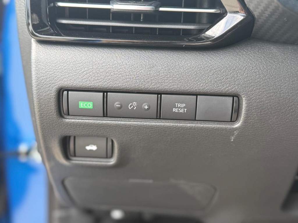 Nissan Sentra Vehicle Full-screen Gallery Image 14