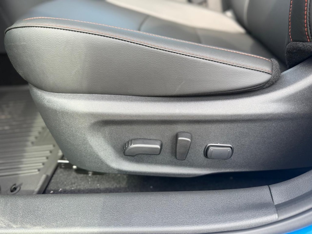 Nissan Sentra Vehicle Full-screen Gallery Image 16