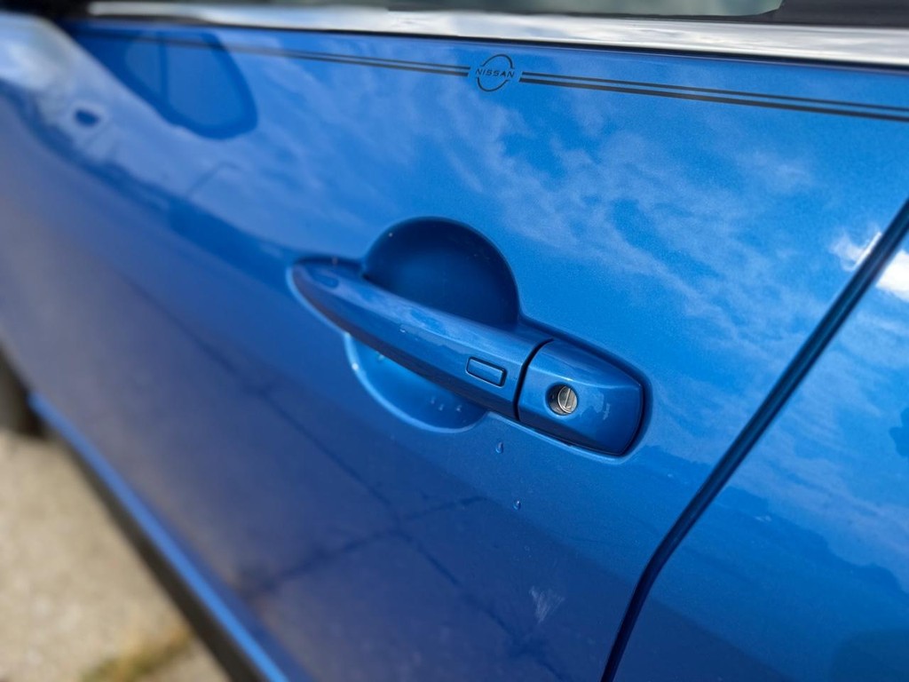 Nissan Sentra Vehicle Full-screen Gallery Image 19