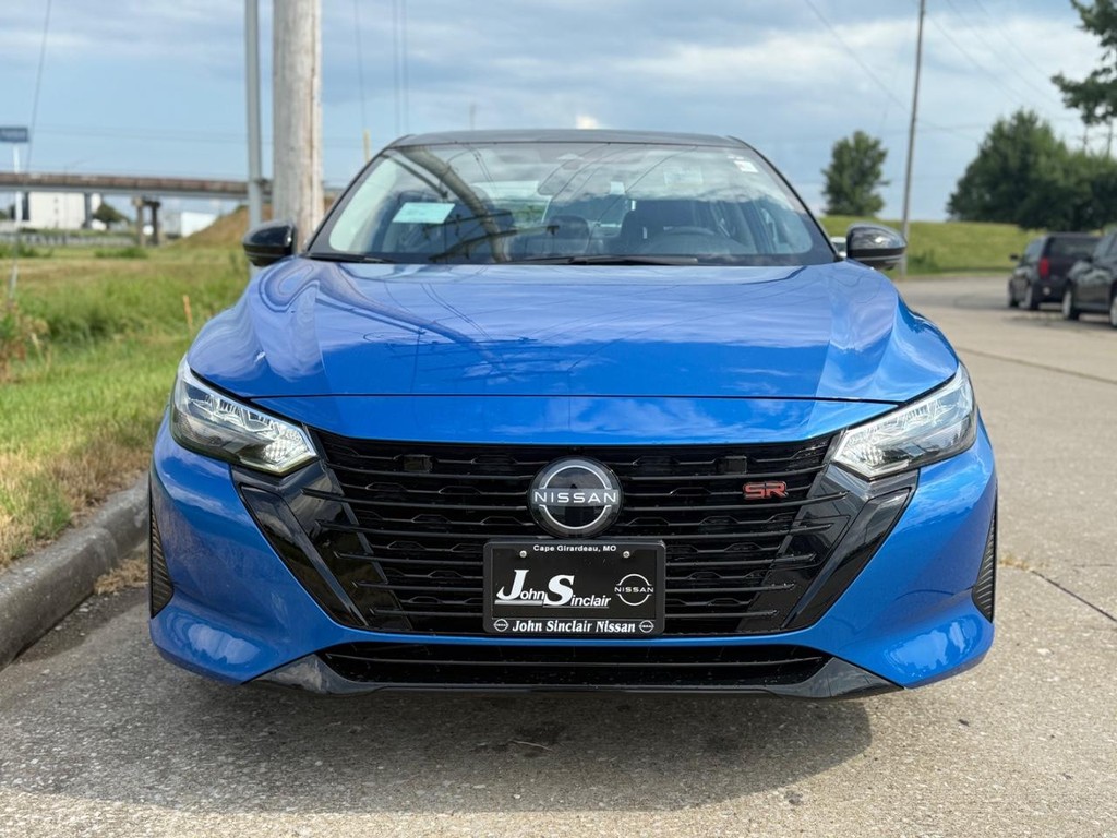 Nissan Sentra Vehicle Full-screen Gallery Image 26