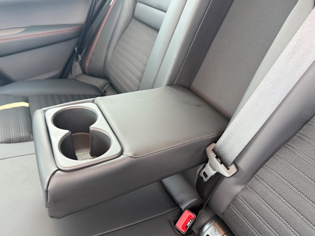 Nissan Rogue Vehicle Full-screen Gallery Image 19