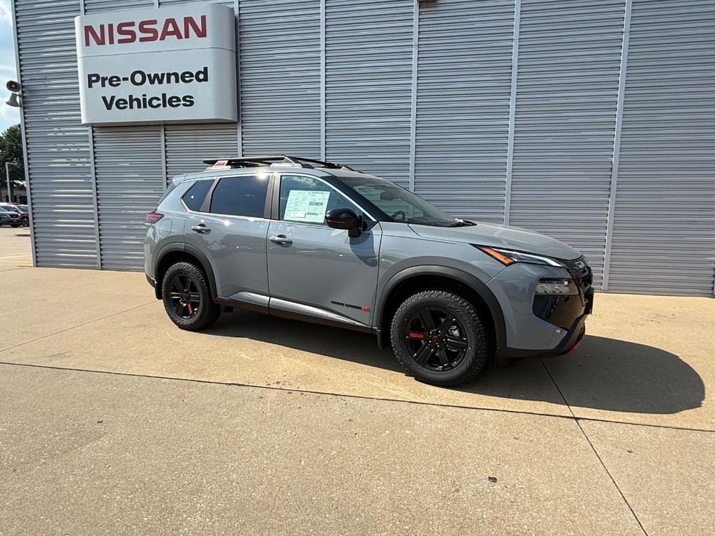 Nissan Rogue Vehicle Full-screen Gallery Image 26