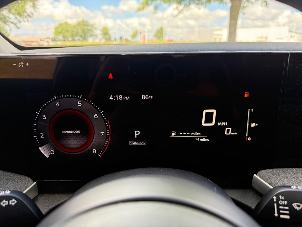 Nissan Kicks Vehicle Full-screen Gallery Image 19