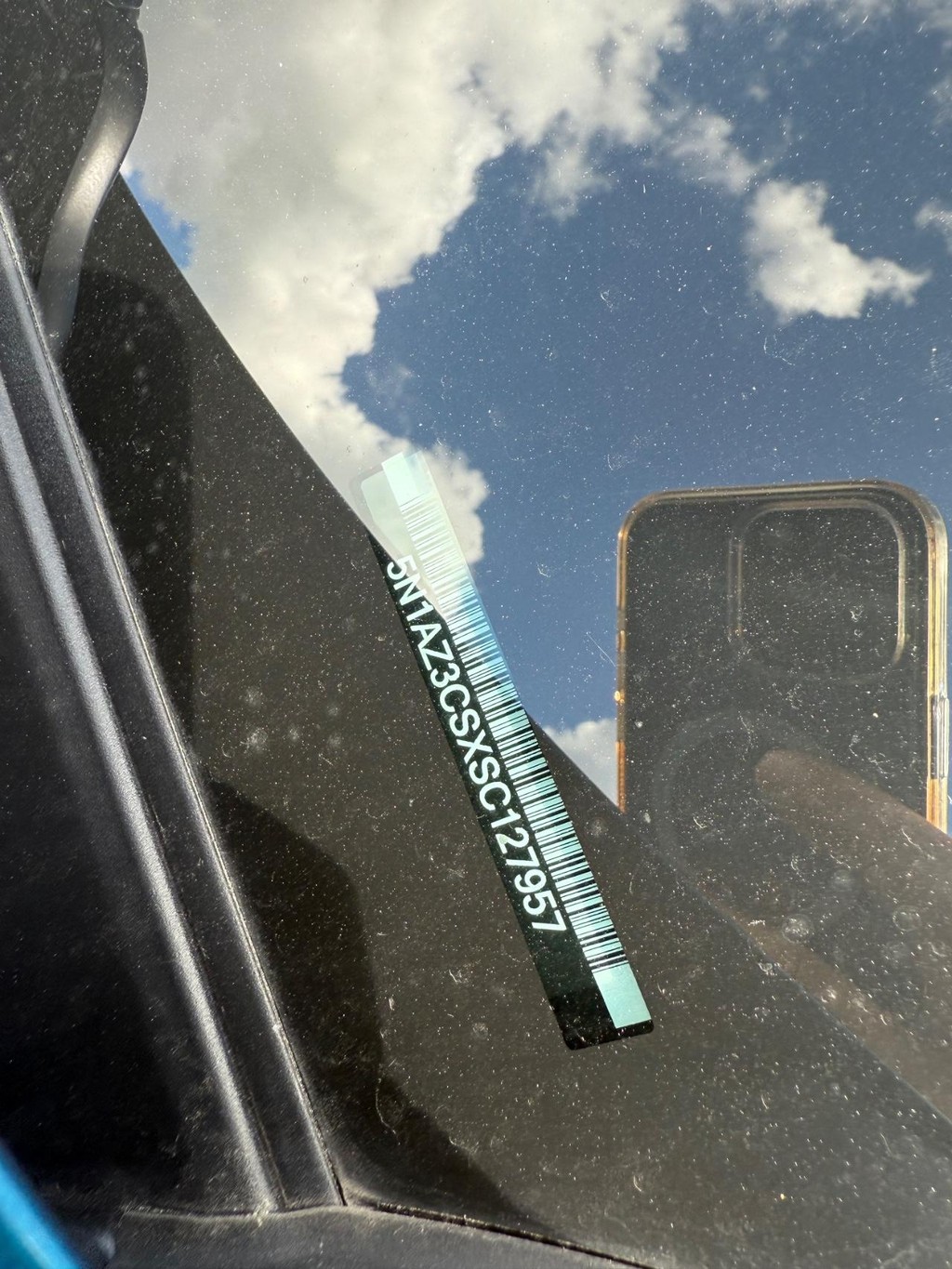 Nissan Kicks Vehicle Full-screen Gallery Image 29