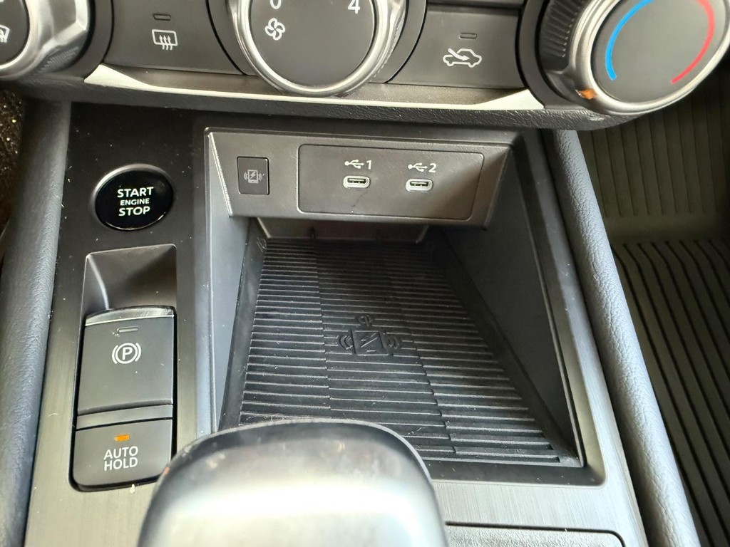 Nissan Kicks Vehicle Full-screen Gallery Image 20