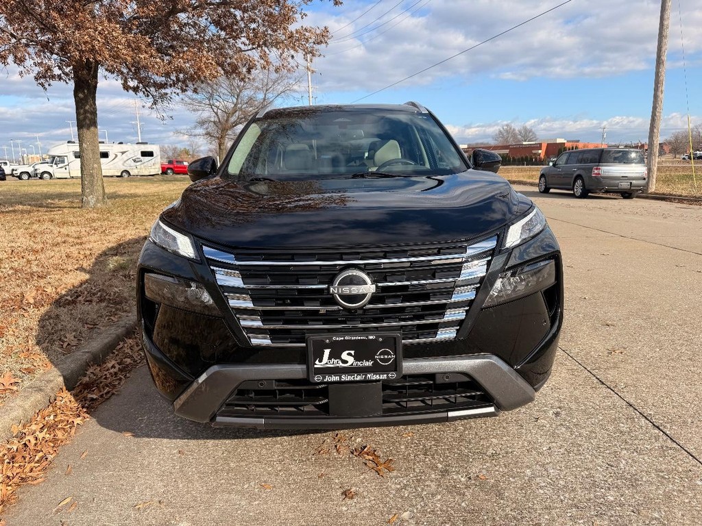 Nissan Rogue Vehicle Full-screen Gallery Image 30