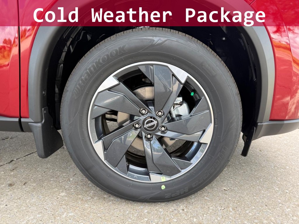 Nissan Rogue Vehicle Full-screen Gallery Image 04