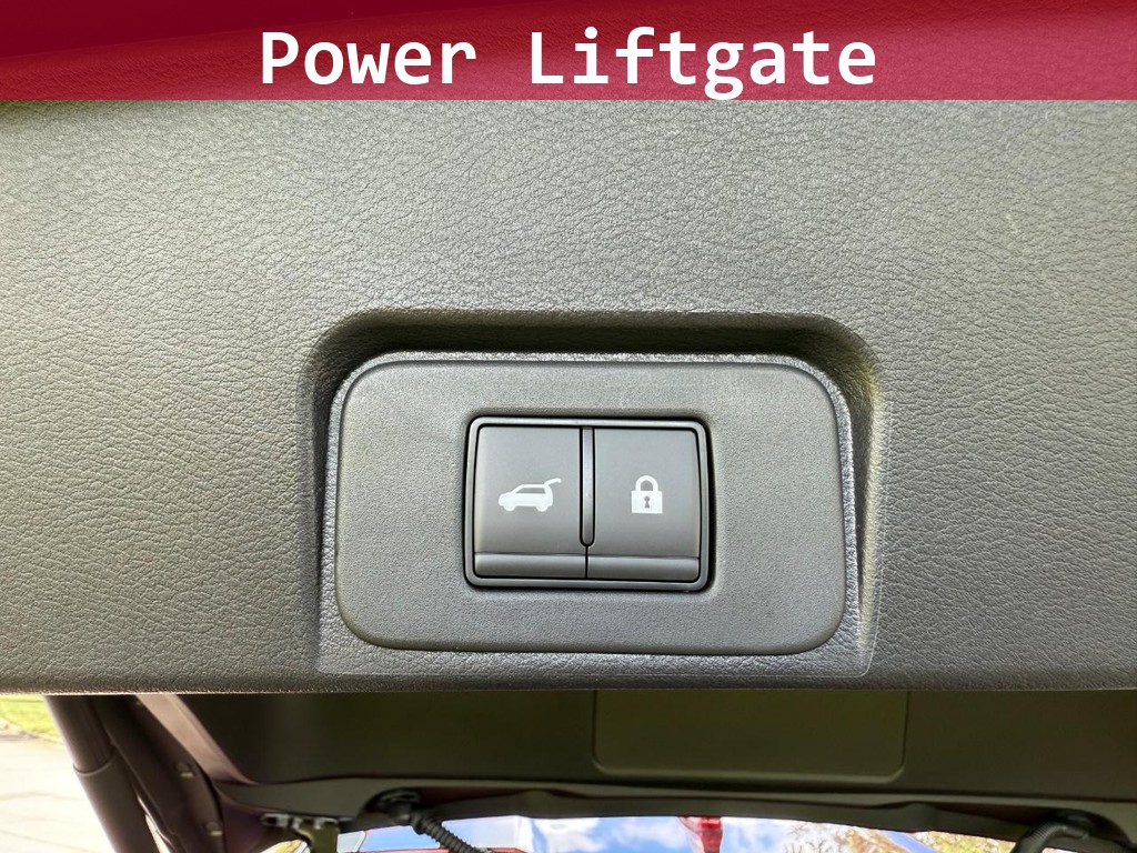 Nissan Rogue Vehicle Full-screen Gallery Image 08