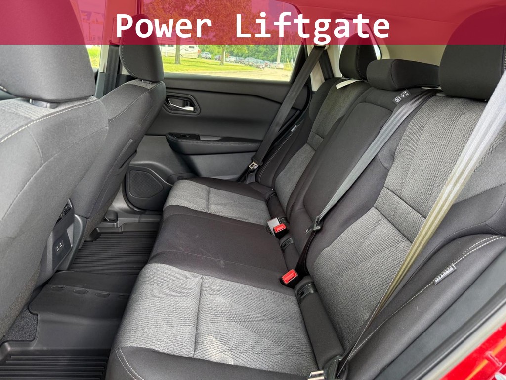 Nissan Rogue Vehicle Full-screen Gallery Image 09