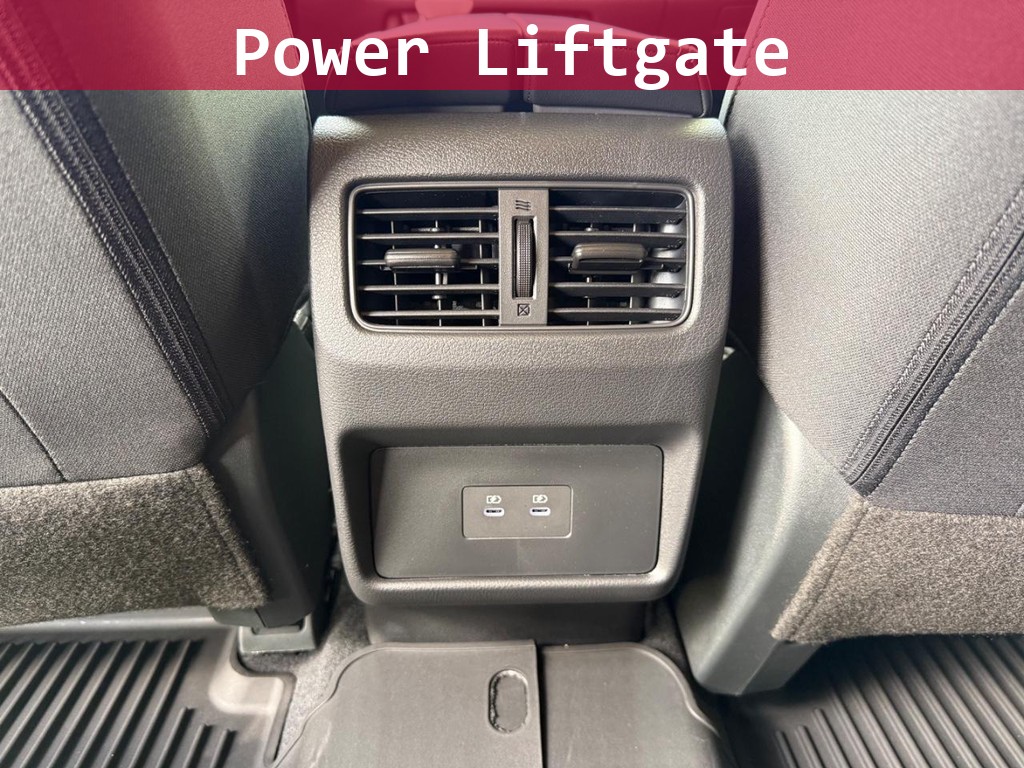 Nissan Rogue Vehicle Full-screen Gallery Image 10