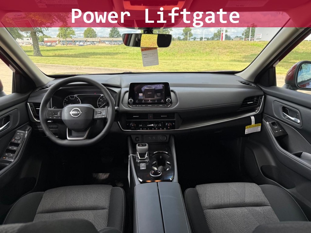 Nissan Rogue Vehicle Full-screen Gallery Image 11