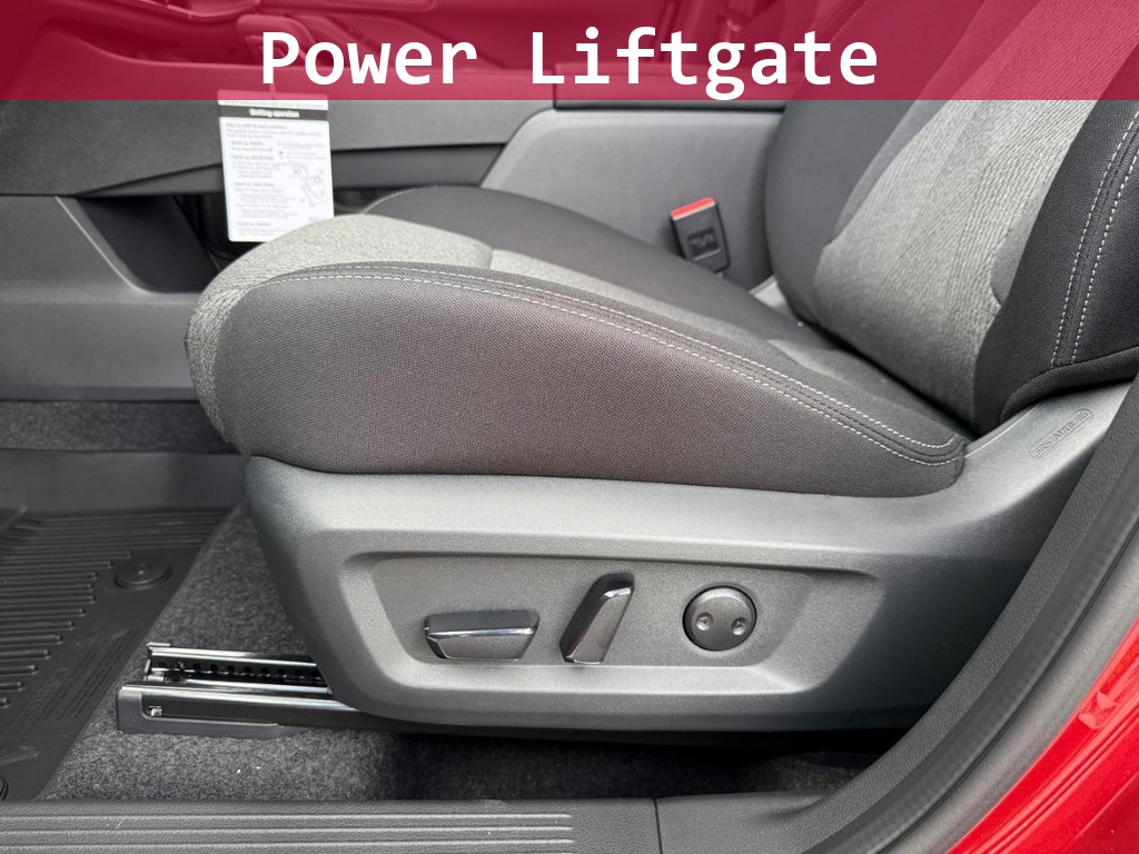 Nissan Rogue Vehicle Full-screen Gallery Image 14