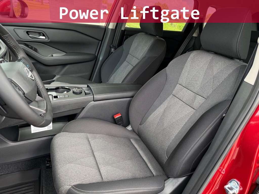 Nissan Rogue Vehicle Full-screen Gallery Image 15