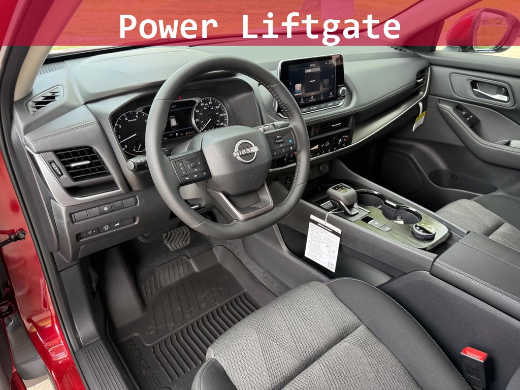 Nissan Rogue Vehicle Full-screen Gallery Image 16