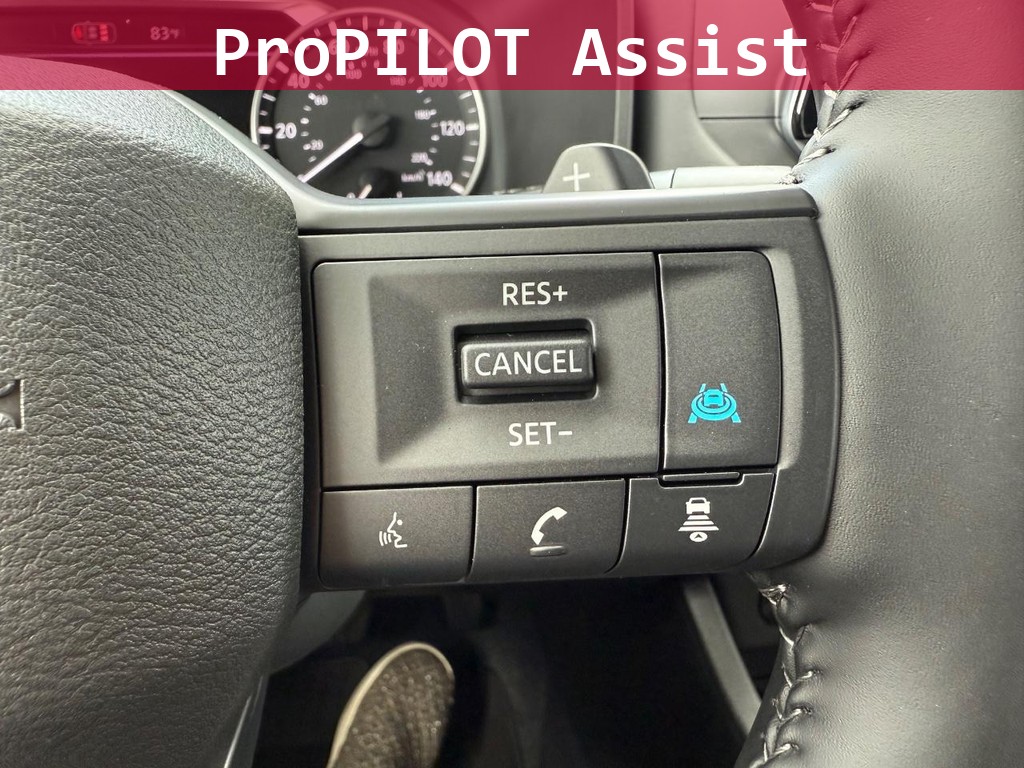 Nissan Rogue Vehicle Full-screen Gallery Image 20