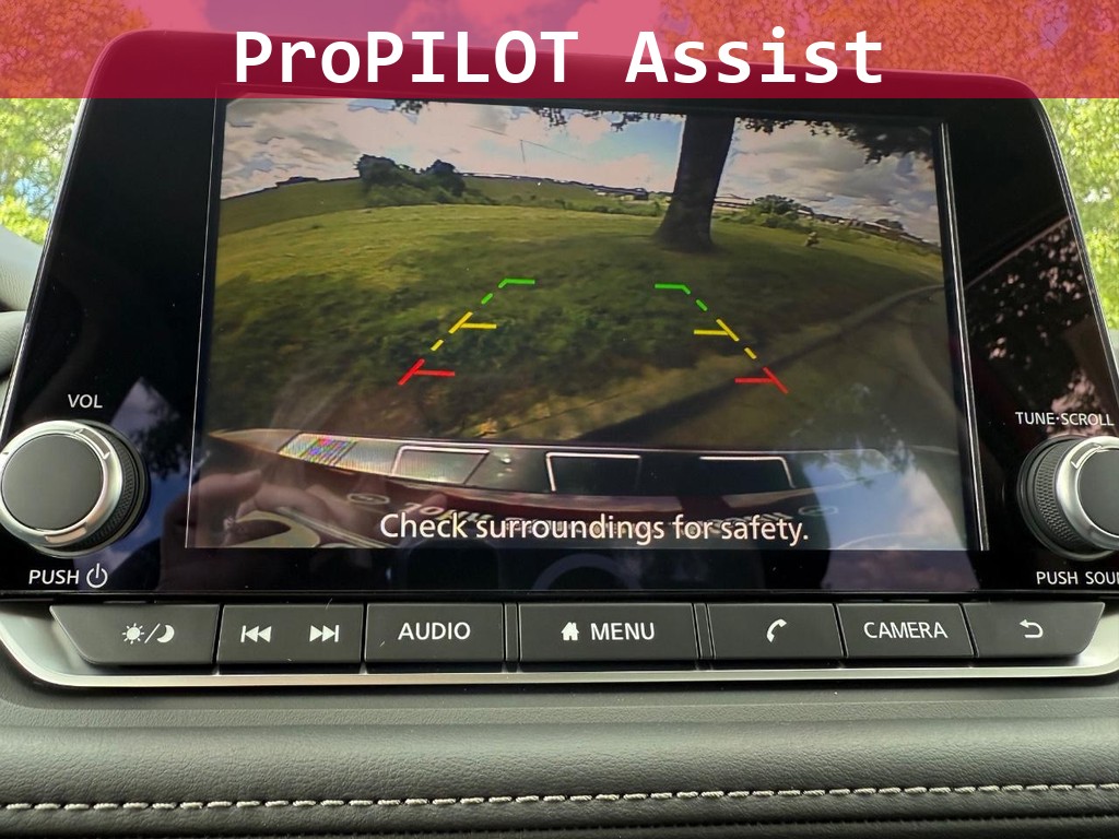 Nissan Rogue Vehicle Full-screen Gallery Image 22