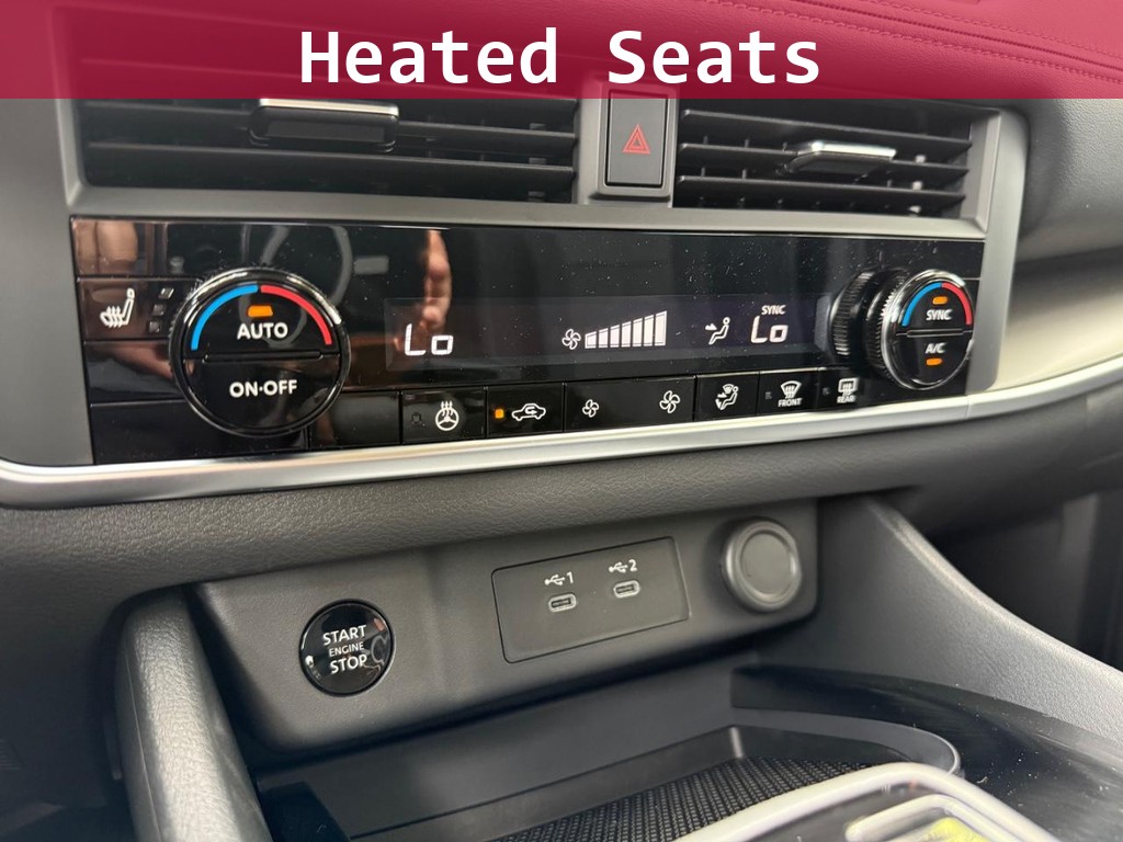 Nissan Rogue Vehicle Full-screen Gallery Image 23