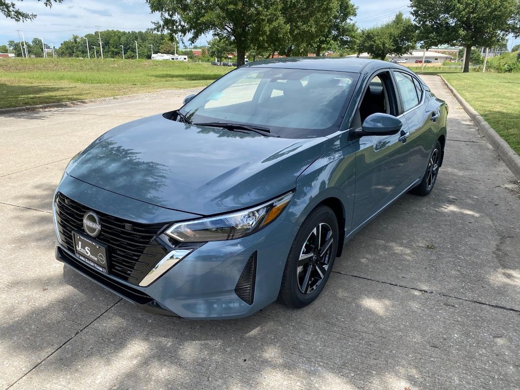 Nissan Sentra Vehicle Full-screen Gallery Image 21