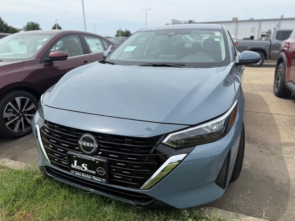 Nissan Sentra Vehicle Full-screen Gallery Image 16