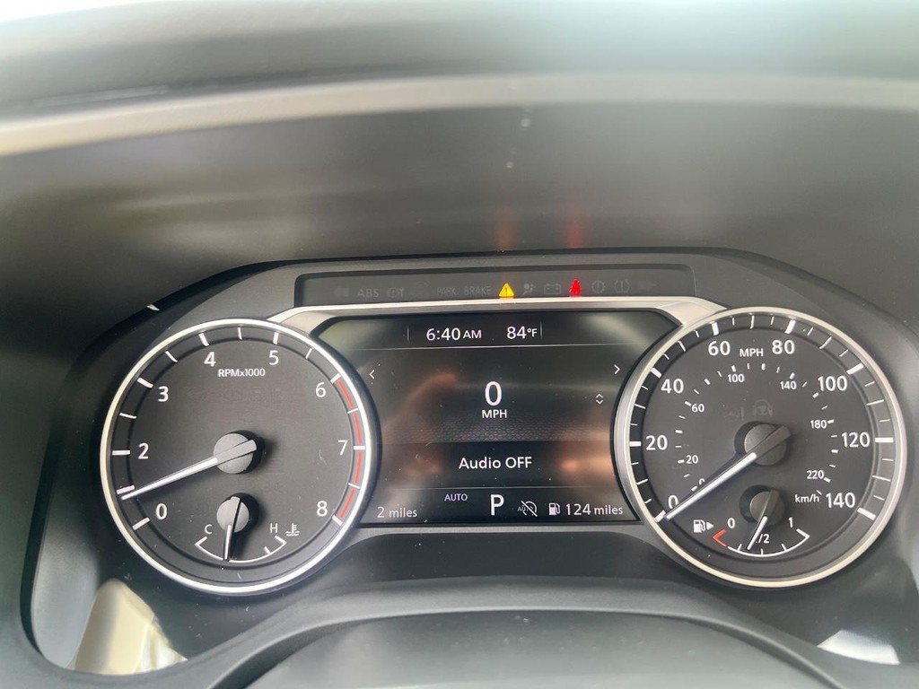 Nissan Rogue Vehicle Full-screen Gallery Image 13